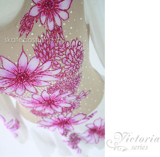 色鮮やかな大輪のお花がパッと目をひく華やかなお衣装! フィギュアスケート衣装 VCT-020ホワイトxホットピンク スケートコスチュームDD